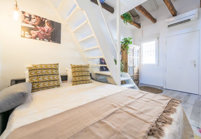 Apartamento em Madrid - Encantadora buhardilla dúplex en el corazón de Madrid.Temporal Apartamento em Madrid - Encantadora buhardilla dúplex en el corazón de Madrid.Temporal