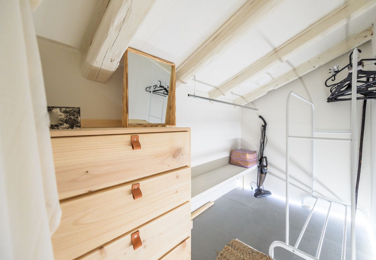 Apartamento em Madrid - Encantadora buhardilla dúplex en el corazón de Madrid.Temporal Apartamento em Madrid - Encantadora buhardilla dúplex en el corazón de Madrid.Temporal