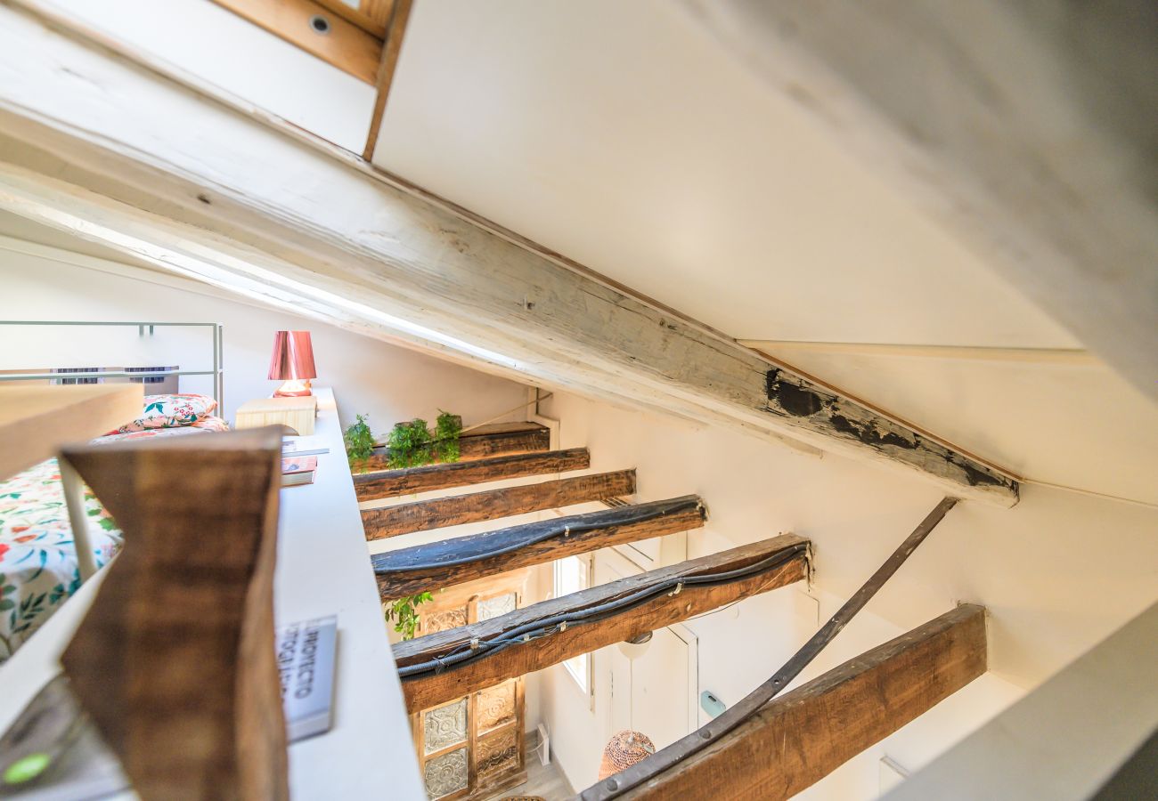 Apartamento em Madrid - Encantadora buhardilla dúplex en el corazón de Madrid.Temporal Apartamento em Madrid - Encantadora buhardilla dúplex en el corazón de Madrid.Temporal