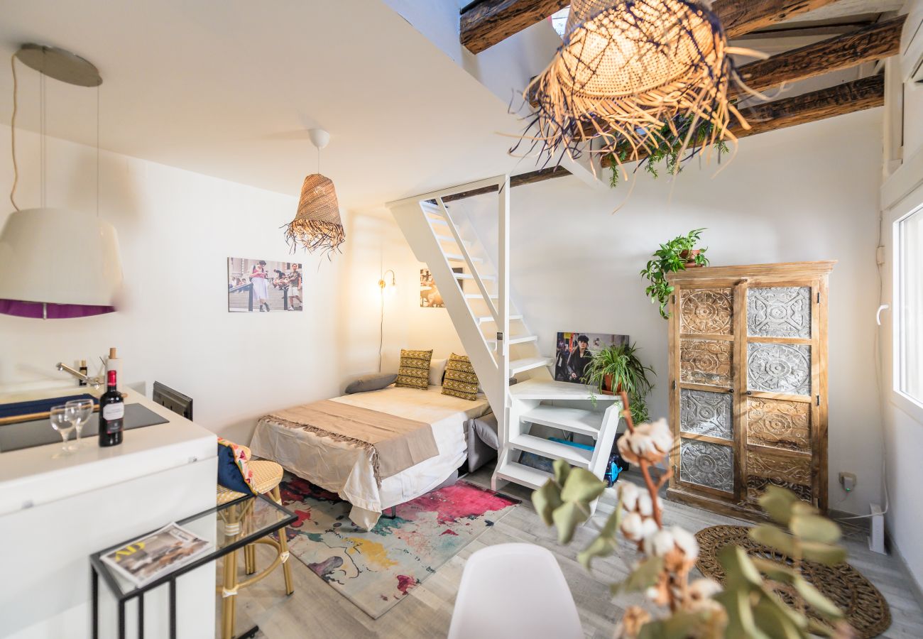 Apartamento em Madrid - Encantadora buhardilla dúplex en el corazón de Madrid.Temporal Apartamento em Madrid - Encantadora buhardilla dúplex en el corazón de Madrid.Temporal