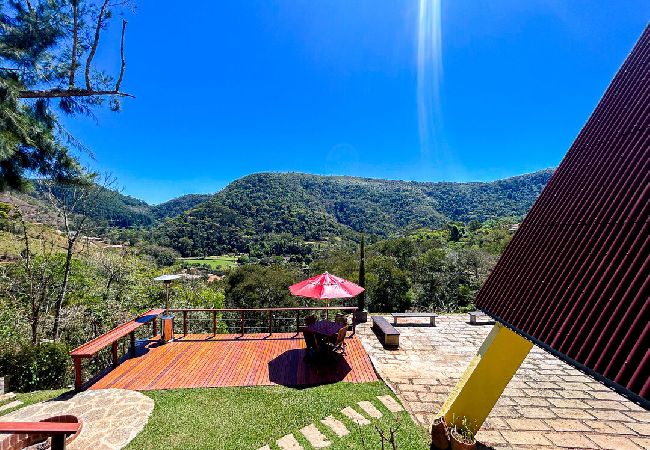 Chalé em Petrópolis - Charmoso chalé c WiFi e linda vista em Itaipava/RJ