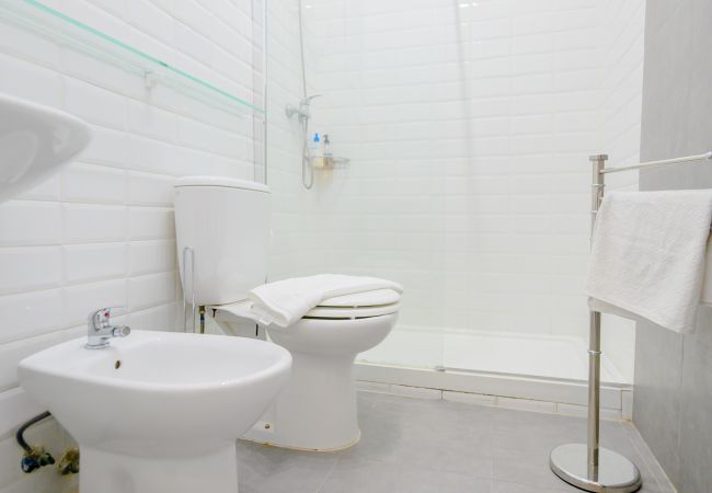 Apartamento em Madrid - Encantadora vivienda de dos dormitorios en el Centro de Madrid. Temporal Apartamento em Madrid - Encantadora vivienda de dos dormitorios en el Centro de Madrid. Temporal