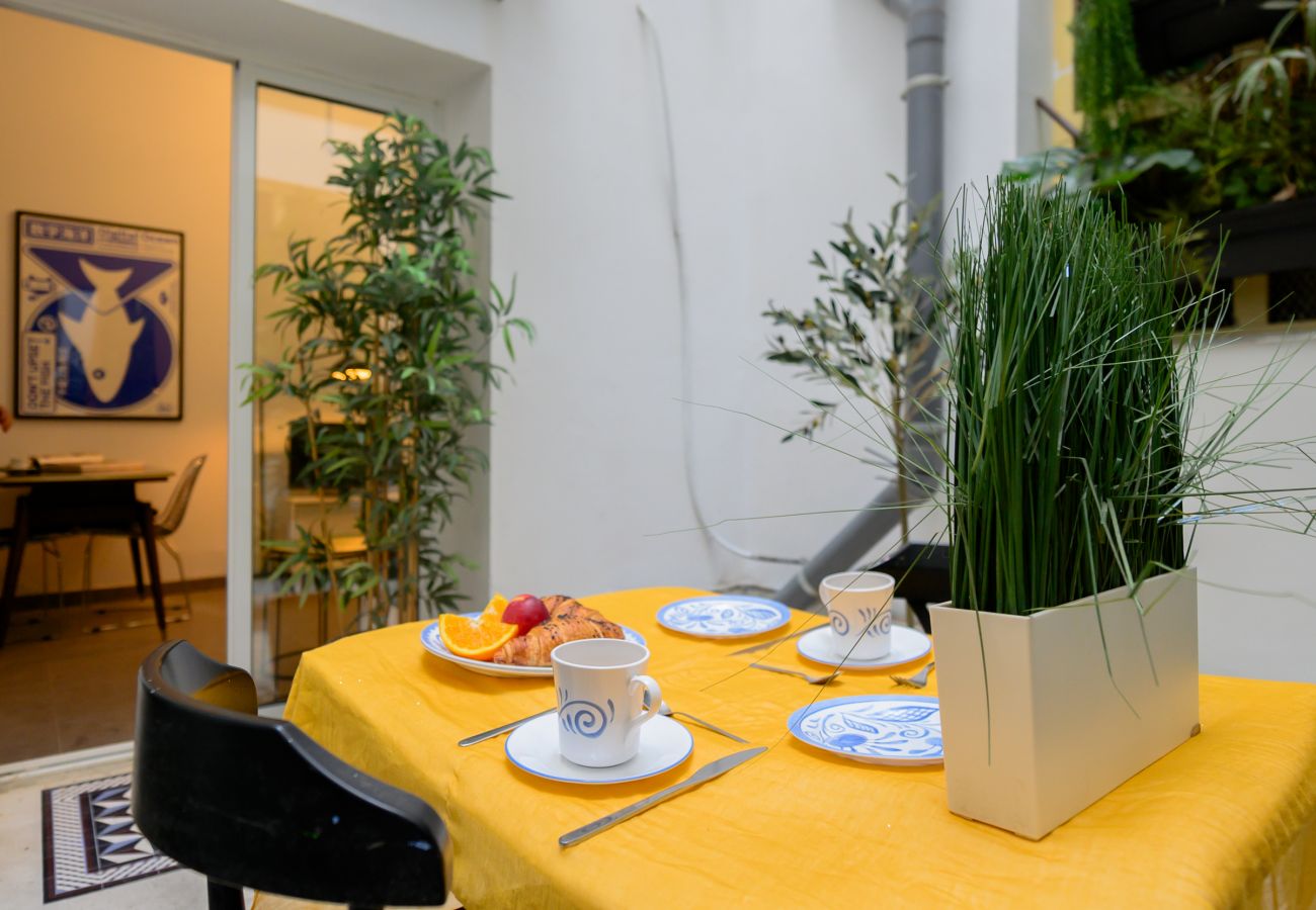 Apartamento em Madrid - Encantadora vivienda de dos dormitorios en el Centro de Madrid. Temporal Apartamento em Madrid - Encantadora vivienda de dos dormitorios en el Centro de Madrid. Temporal