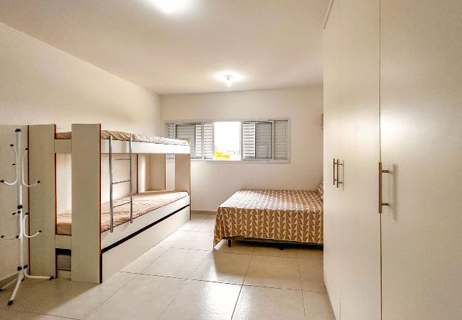 Apartamento em Cachoeira Paulista - Apto com ótima localização - Cachoeira Paulista/SP Apartamento em Cachoeira Paulista - Apto com ótima localização - Cachoeira Paulista/SP
