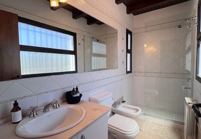 Casa em Mendoza -  Amplia y Luminosa Casa con Excelente Ubicación Casa em Mendoza -  Amplia y Luminosa Casa con Excelente Ubicación