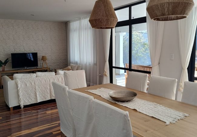 Casa em Mendoza -  Amplia y Luminosa Casa con Excelente Ubicación Casa em Mendoza -  Amplia y Luminosa Casa con Excelente Ubicación