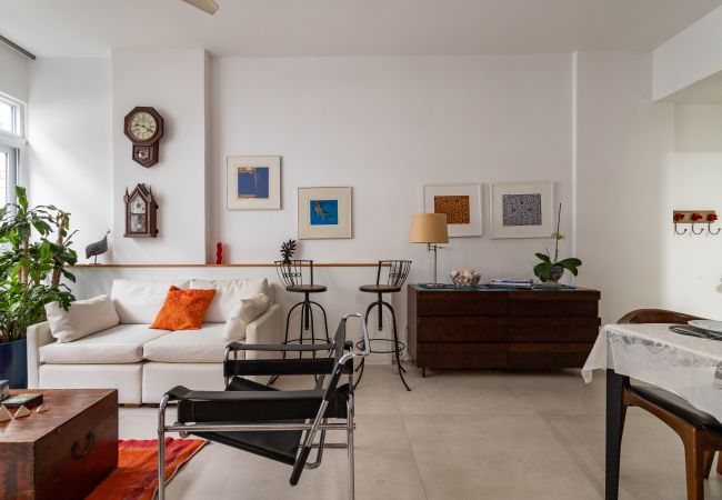 Apartamento em Rio de Janeiro - 3 minutos da praia do Leme | GRC701 Apartamento em Rio de Janeiro - 3 minutos da praia do Leme | GRC701