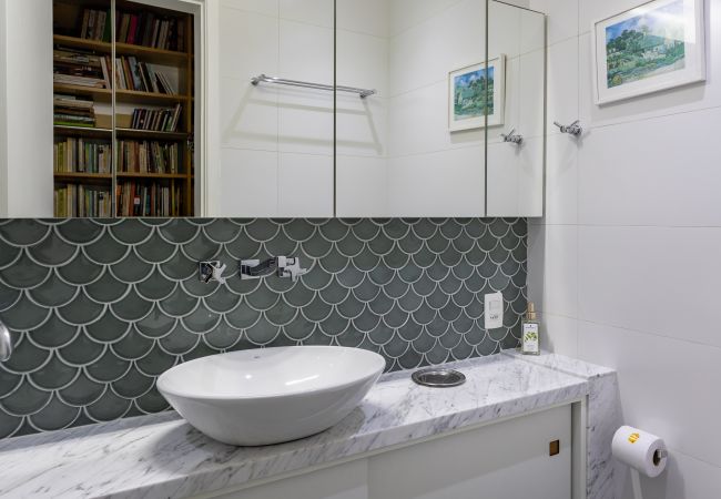 Apartamento em Rio de Janeiro - 3 minutos da praia do Leme | GRC701 Apartamento em Rio de Janeiro - 3 minutos da praia do Leme | GRC701