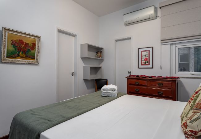 Apartamento em Rio de Janeiro - 3 minutos da praia do Leme | GRC701 Apartamento em Rio de Janeiro - 3 minutos da praia do Leme | GRC701