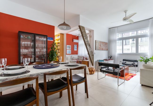 Apartamento em Rio de Janeiro - 3 minutos da praia do Leme | GRC701 Apartamento em Rio de Janeiro - 3 minutos da praia do Leme | GRC701