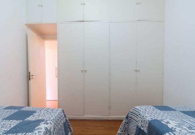 Apartamento em Rio de Janeiro - Brt401B|2 quartos em Copacabana, 10 min do Posto 3 Apartamento em Rio de Janeiro - Brt401B|2 quartos em Copacabana, 10 min do Posto 3