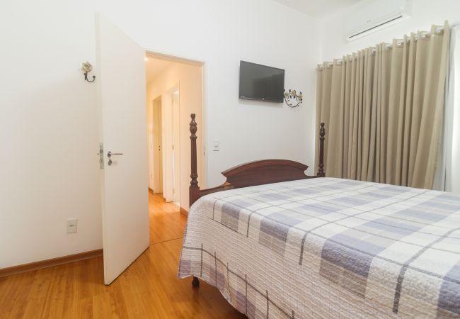 Apartamento em Rio de Janeiro - Brt401B|2 quartos em Copacabana, 10 min do Posto 3 Apartamento em Rio de Janeiro - Brt401B|2 quartos em Copacabana, 10 min do Posto 3