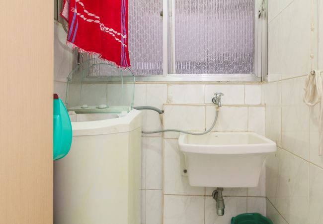 Apartamento em Rio de Janeiro - Brt401B|2 quartos em Copacabana, 10 min do Posto 3 Apartamento em Rio de Janeiro - Brt401B|2 quartos em Copacabana, 10 min do Posto 3