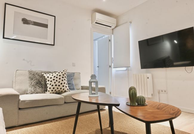 Apartamento em Madrid - Moderno Apartamento de dos dormitorios y dos baños en Avenida América .Temporal Apartamento em Madrid - Moderno Apartamento de dos dormitorios y dos baños en Avenida América .Temporal