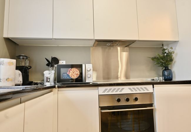Apartamento em Madrid - Moderno Apartamento de dos dormitorios y dos baños en Avenida América .Temporal Apartamento em Madrid - Moderno Apartamento de dos dormitorios y dos baños en Avenida América .Temporal
