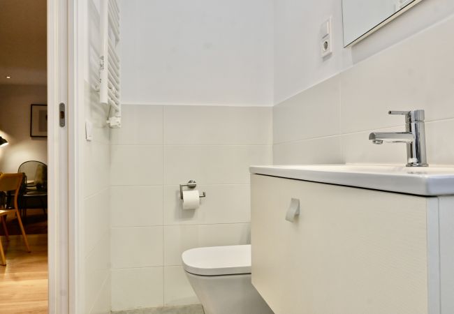 Apartamento em Madrid - Moderno Apartamento de dos dormitorios y dos baños en Avenida América .Temporal Apartamento em Madrid - Moderno Apartamento de dos dormitorios y dos baños en Avenida América .Temporal
