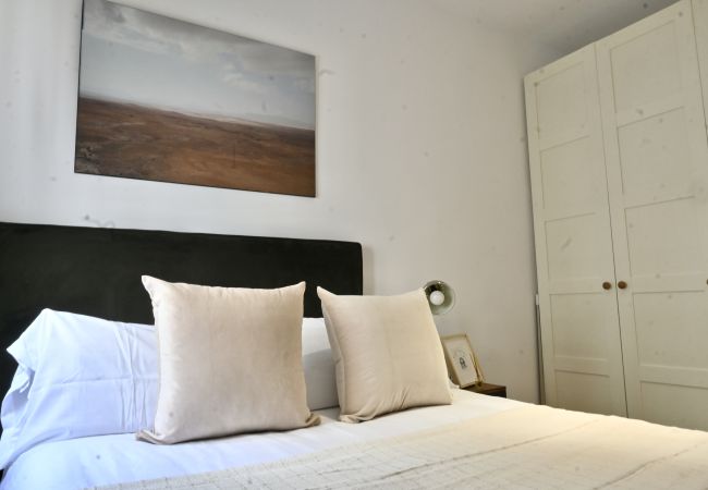 Apartamento em Madrid - Moderno Apartamento de dos dormitorios y dos baños en Avenida América .Temporal Apartamento em Madrid - Moderno Apartamento de dos dormitorios y dos baños en Avenida América .Temporal