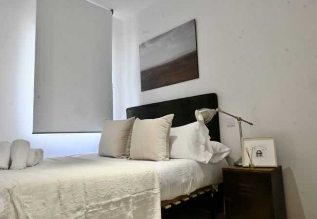 Apartamento em Madrid - Moderno Apartamento de dos dormitorios y dos baños en Avenida América .Temporal Apartamento em Madrid - Moderno Apartamento de dos dormitorios y dos baños en Avenida América .Temporal