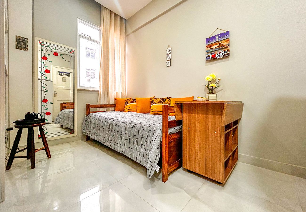 Apartamento em Rio de Janeiro - Ótimo studio c WiFi a 190m da Praia do Leme/RJ	 Apartamento em Rio de Janeiro - Ótimo studio c WiFi a 190m da Praia do Leme/RJ