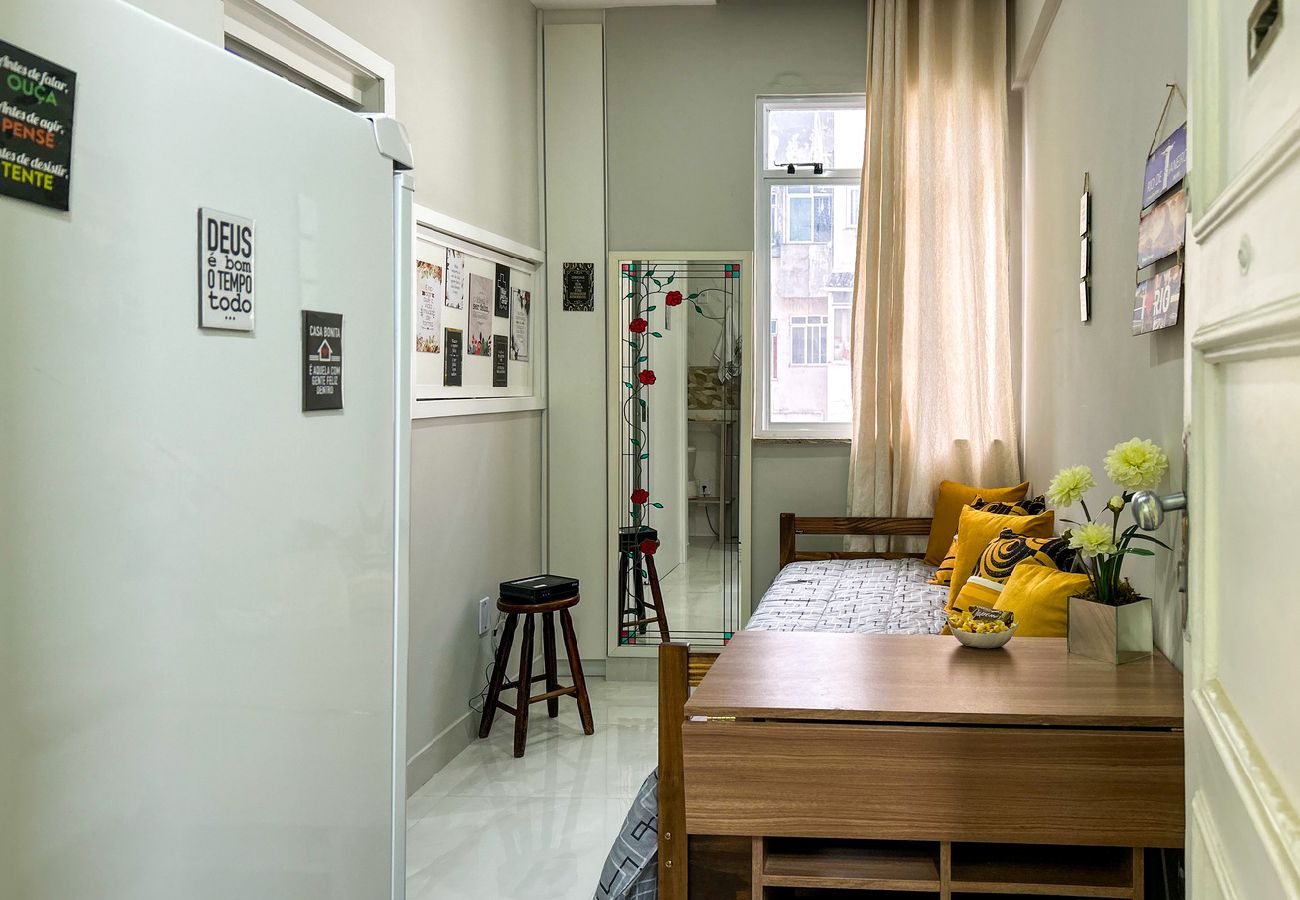 Apartamento em Rio de Janeiro - Ótimo studio c WiFi a 190m da Praia do Leme/RJ	 Apartamento em Rio de Janeiro - Ótimo studio c WiFi a 190m da Praia do Leme/RJ