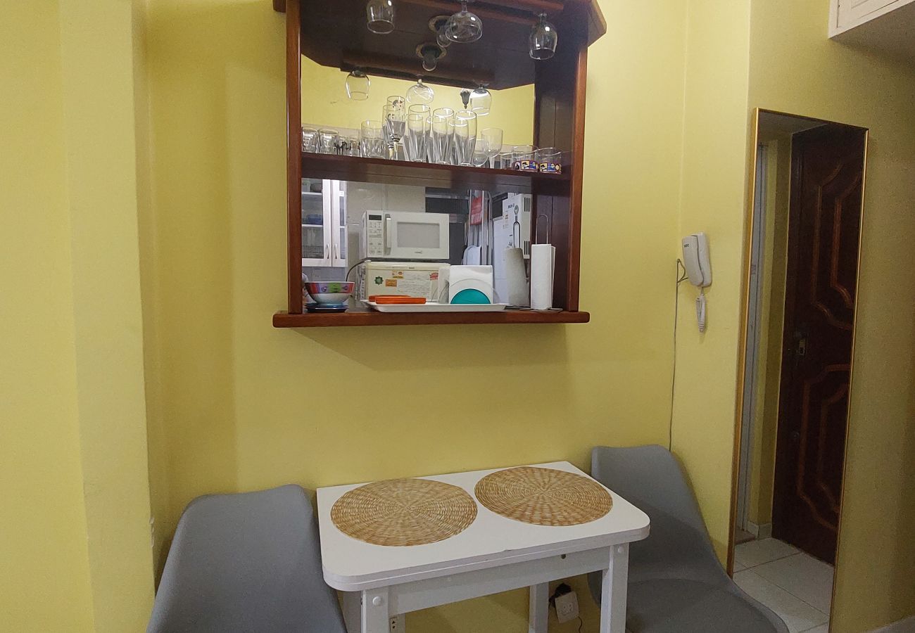 Apartamento em Rio de Janeiro - Bul103 | Kitnet em Copacabana a 650m do Arpoador Apartamento em Rio de Janeiro - Bul103 | Kitnet em Copacabana a 650m do Arpoador