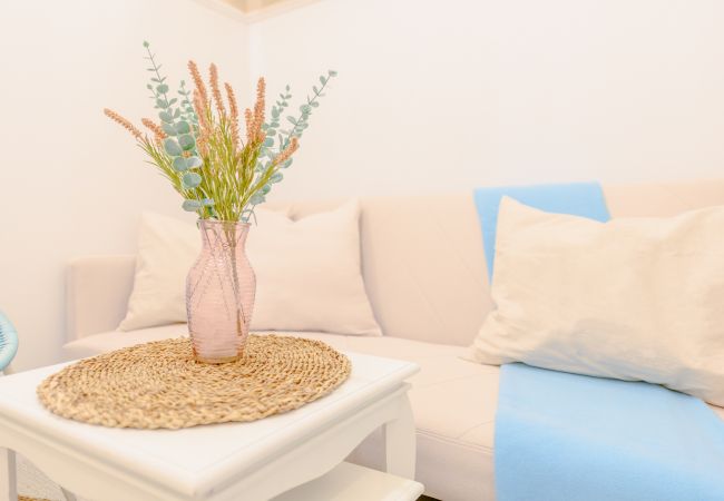 Apartamento em Madrid - Atractivo apartamento de un dormitorio con patio interior junto al Intercambiador de Avenida América Temporal Apartamento em Madrid - Atractivo apartamento de un dormitorio con patio interior junto al Intercambiador de Avenida América Temporal