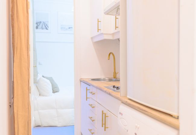 Apartamento em Madrid - Atractivo apartamento de un dormitorio con patio interior junto al Intercambiador de Avenida América Temporal Apartamento em Madrid - Atractivo apartamento de un dormitorio con patio interior junto al Intercambiador de Avenida América Temporal