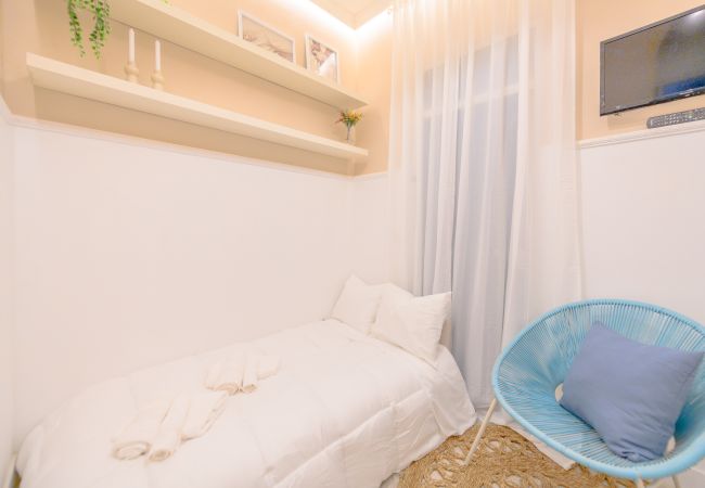 Apartamento em Madrid - Atractivo apartamento de un dormitorio con patio interior junto al Intercambiador de Avenida América Temporal Apartamento em Madrid - Atractivo apartamento de un dormitorio con patio interior junto al Intercambiador de Avenida América Temporal
