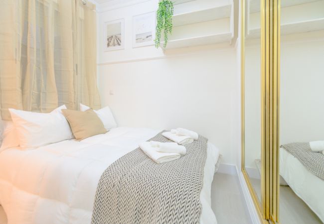 Apartamento em Madrid - Atractivo apartamento de un dormitorio con patio interior junto al Intercambiador de Avenida América Temporal Apartamento em Madrid - Atractivo apartamento de un dormitorio con patio interior junto al Intercambiador de Avenida América Temporal