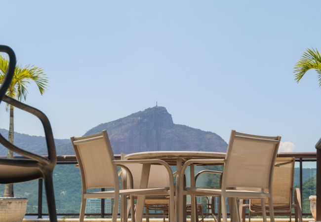 Apart-hotel em Rio de Janeiro - JON705 | Cobertura em Ipanema com vista pro Cristo Apart-hotel em Rio de Janeiro - JON705 | Cobertura em Ipanema com vista pro Cristo