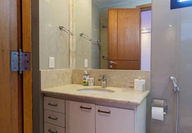 Apart-hotel em Rio de Janeiro - JON705 | Cobertura em Ipanema com vista pro Cristo Apart-hotel em Rio de Janeiro - JON705 | Cobertura em Ipanema com vista pro Cristo
