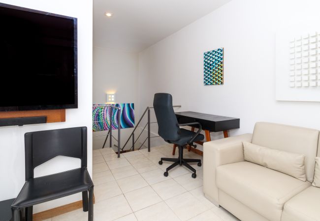 Apart-hotel em Rio de Janeiro - JON705 | Cobertura em Ipanema com vista pro Cristo Apart-hotel em Rio de Janeiro - JON705 | Cobertura em Ipanema com vista pro Cristo