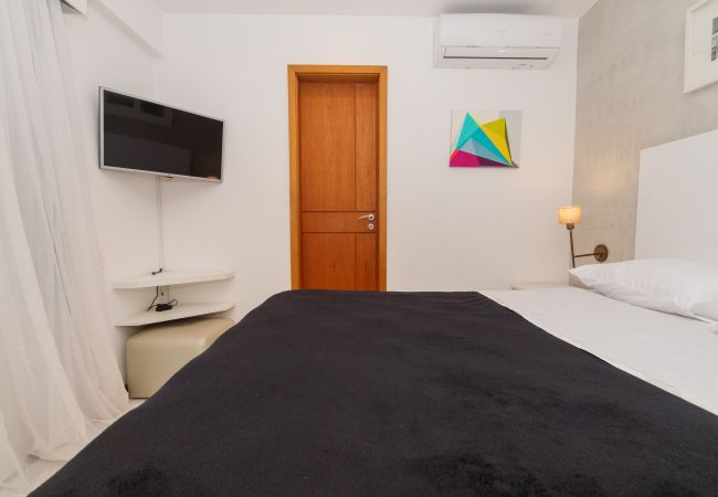 Apart-hotel em Rio de Janeiro - JON705 | Cobertura em Ipanema com vista pro Cristo Apart-hotel em Rio de Janeiro - JON705 | Cobertura em Ipanema com vista pro Cristo