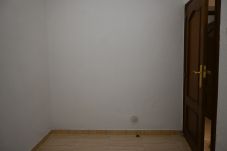 Apartamento em Madrid -  Amplia Vivienda de dos dormitorios en el barrio Fuencarral