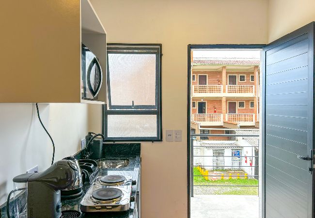 Apartamento em Bertioga - Incrível flat a beira mar na Praia de Guaratuba/SP Apartamento em Bertioga - Incrível flat a beira mar na Praia de Guaratuba/SP