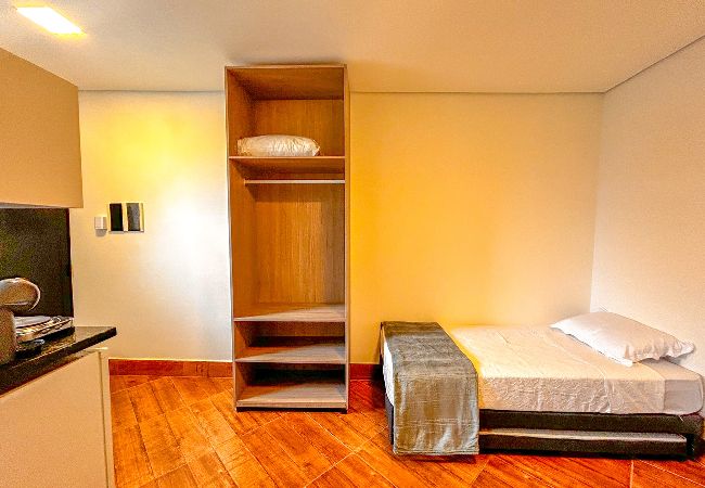 Apartamento em Bertioga - Ótimo flat a beira mar na Praia de Guaratuba/SP Apartamento em Bertioga - Ótimo flat a beira mar na Praia de Guaratuba/SP