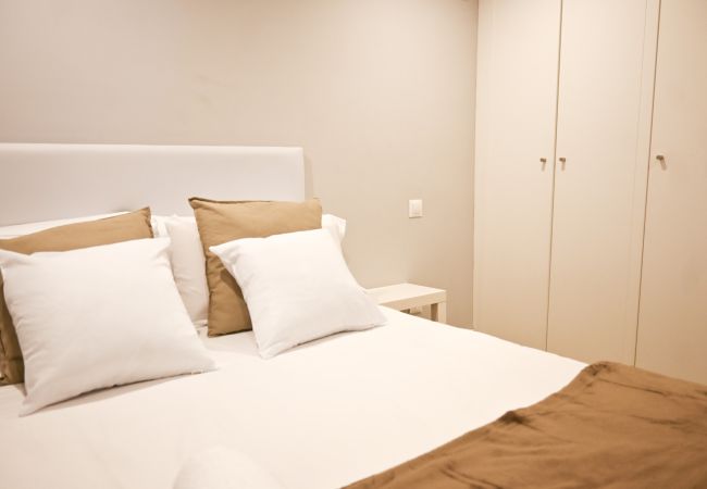 Apartamento em Madrid - Céntrica y amplia vivienda de 4 dormitorios en La Latina Apartamento em Madrid - Céntrica y amplia vivienda de 4 dormitorios en La Latina