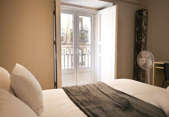 Apartamento em Madrid - Céntrica y amplia vivienda de 4 dormitorios en La Latina Apartamento em Madrid - Céntrica y amplia vivienda de 4 dormitorios en La Latina