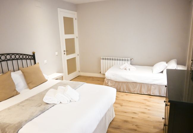 Apartamento em Madrid - Céntrica y amplia vivienda de 4 dormitorios en La Latina Apartamento em Madrid - Céntrica y amplia vivienda de 4 dormitorios en La Latina