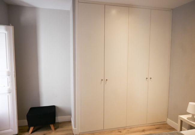 Apartamento em Madrid - Céntrica y amplia vivienda de 4 dormitorios en La Latina Apartamento em Madrid - Céntrica y amplia vivienda de 4 dormitorios en La Latina