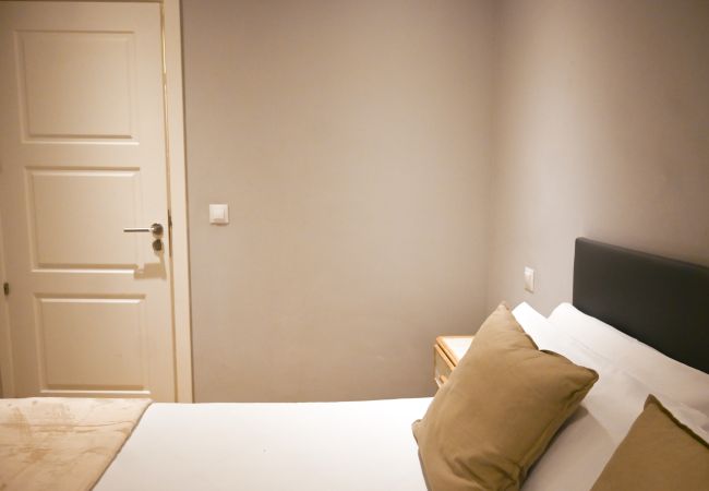 Apartamento em Madrid - Céntrica y amplia vivienda de 4 dormitorios en La Latina Apartamento em Madrid - Céntrica y amplia vivienda de 4 dormitorios en La Latina