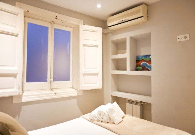 Apartamento em Madrid - Céntrica y amplia vivienda de 4 dormitorios en La Latina Apartamento em Madrid - Céntrica y amplia vivienda de 4 dormitorios en La Latina