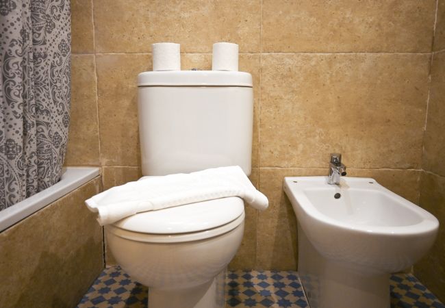 Apartamento em Madrid - Céntrica y amplia vivienda de 4 dormitorios en La Latina Apartamento em Madrid - Céntrica y amplia vivienda de 4 dormitorios en La Latina