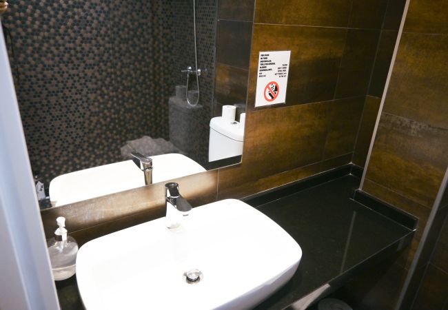 Apartamento em Madrid - Céntrica y amplia vivienda de 4 dormitorios en La Latina Apartamento em Madrid - Céntrica y amplia vivienda de 4 dormitorios en La Latina