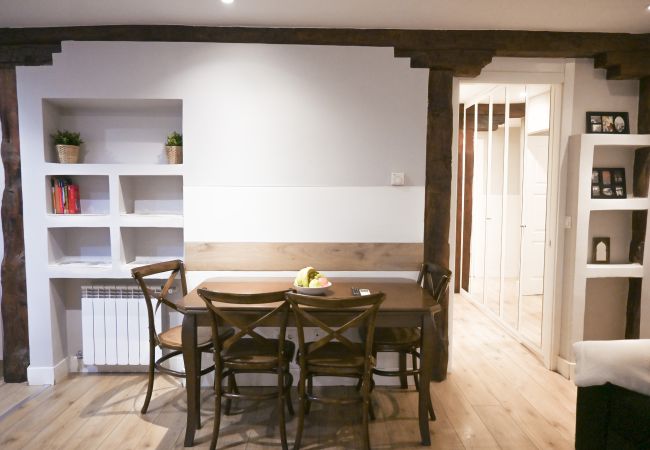 Apartamento em Madrid - Céntrica y amplia vivienda de 4 dormitorios en La Latina Apartamento em Madrid - Céntrica y amplia vivienda de 4 dormitorios en La Latina