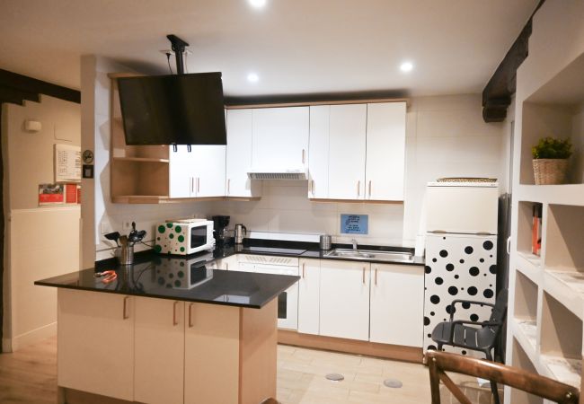 Apartamento em Madrid - Céntrica y amplia vivienda de 4 dormitorios en La Latina Apartamento em Madrid - Céntrica y amplia vivienda de 4 dormitorios en La Latina