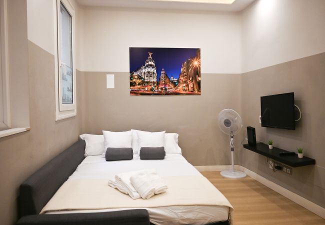Apartamento em Madrid -  Amplia vivienda de tres dormitorios en La Latina Apartamento em Madrid -  Amplia vivienda de tres dormitorios en La Latina