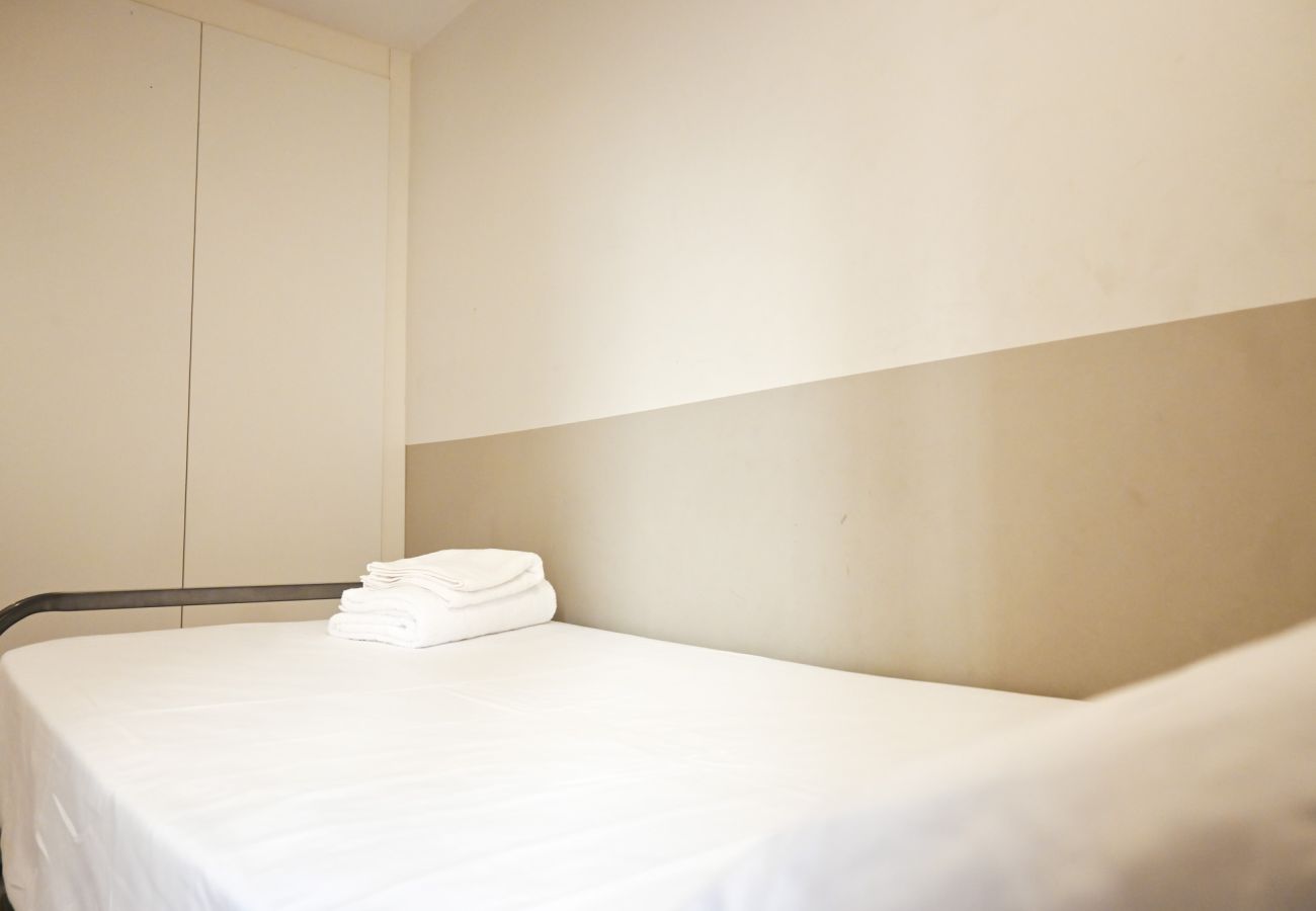 Apartamento em Madrid -  Amplia vivienda de tres dormitorios en La Latina Apartamento em Madrid -  Amplia vivienda de tres dormitorios en La Latina