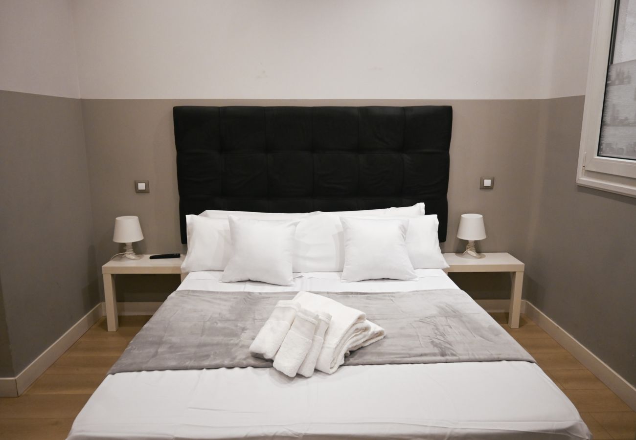 Apartamento em Madrid -  Amplia vivienda de tres dormitorios en La Latina Apartamento em Madrid -  Amplia vivienda de tres dormitorios en La Latina