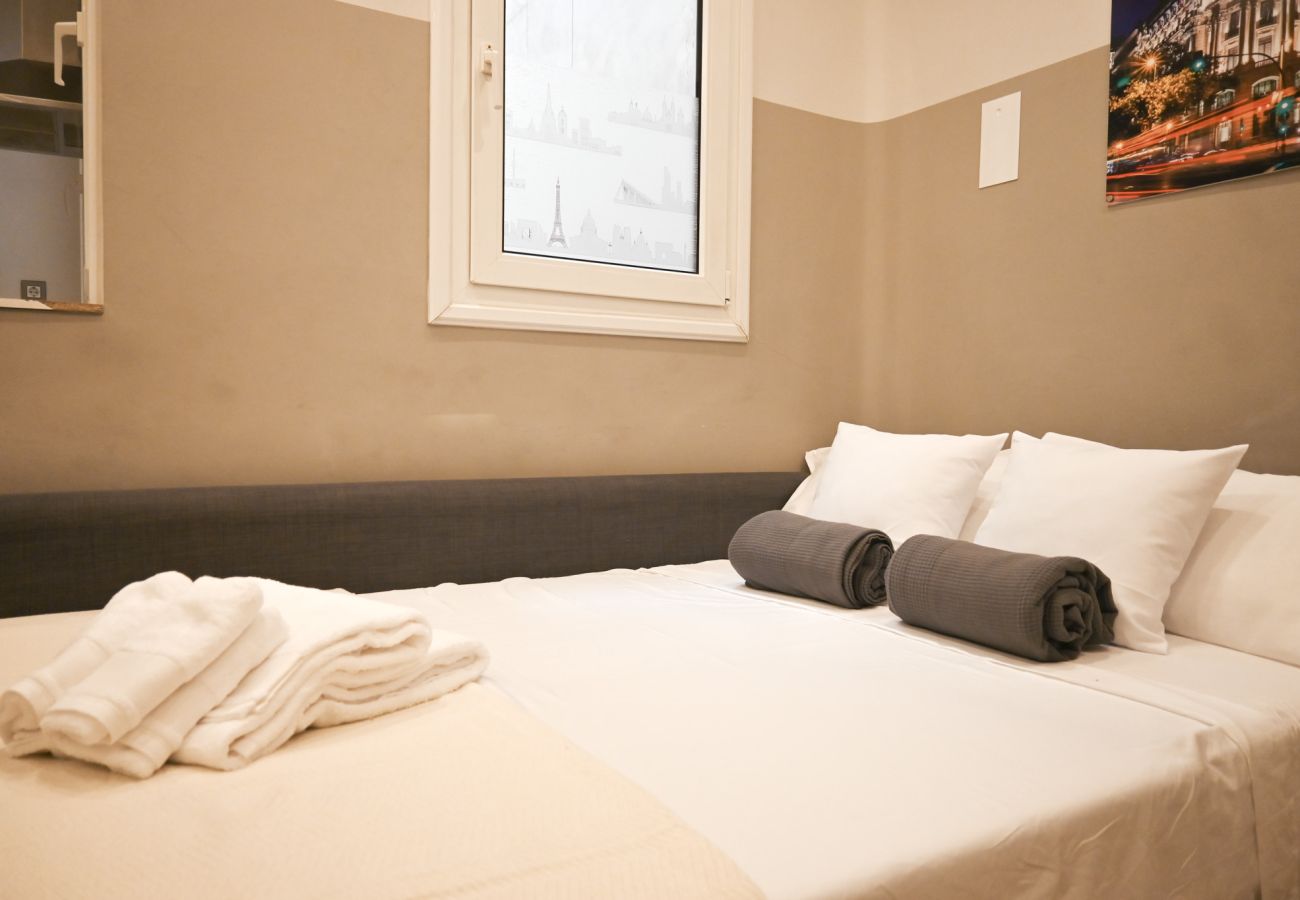 Apartamento em Madrid -  Amplia vivienda de tres dormitorios en La Latina Apartamento em Madrid -  Amplia vivienda de tres dormitorios en La Latina